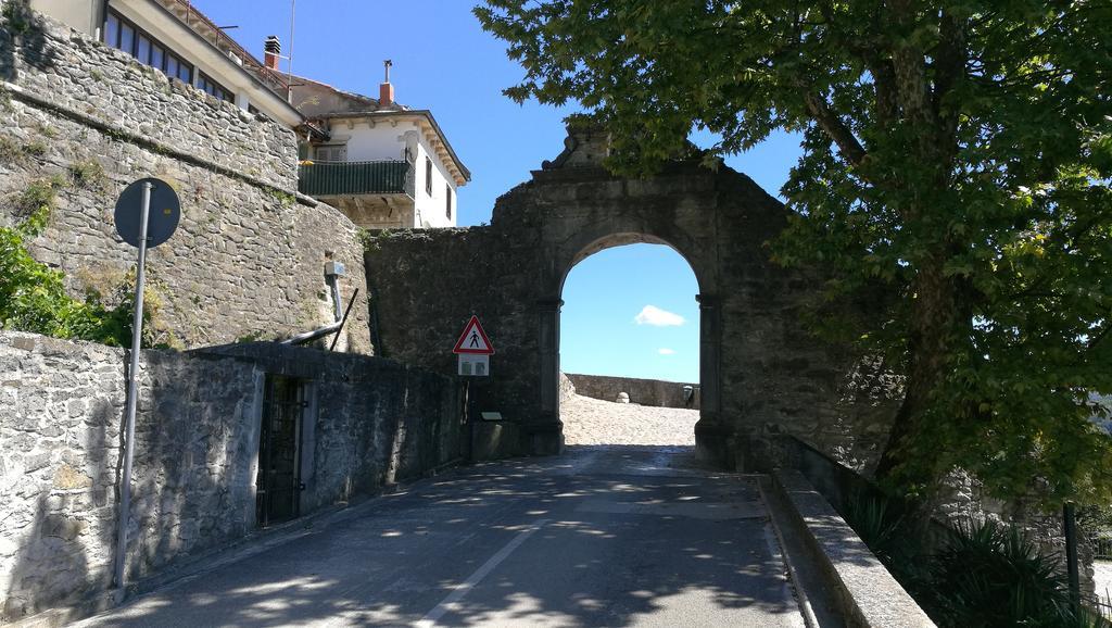 Apartment Bastion Buzet Esterno foto